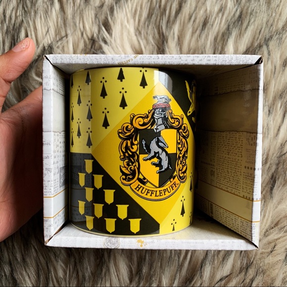 NEW HARRY POTTER MUG HUFFLEPUFF - Picture 6 of 6